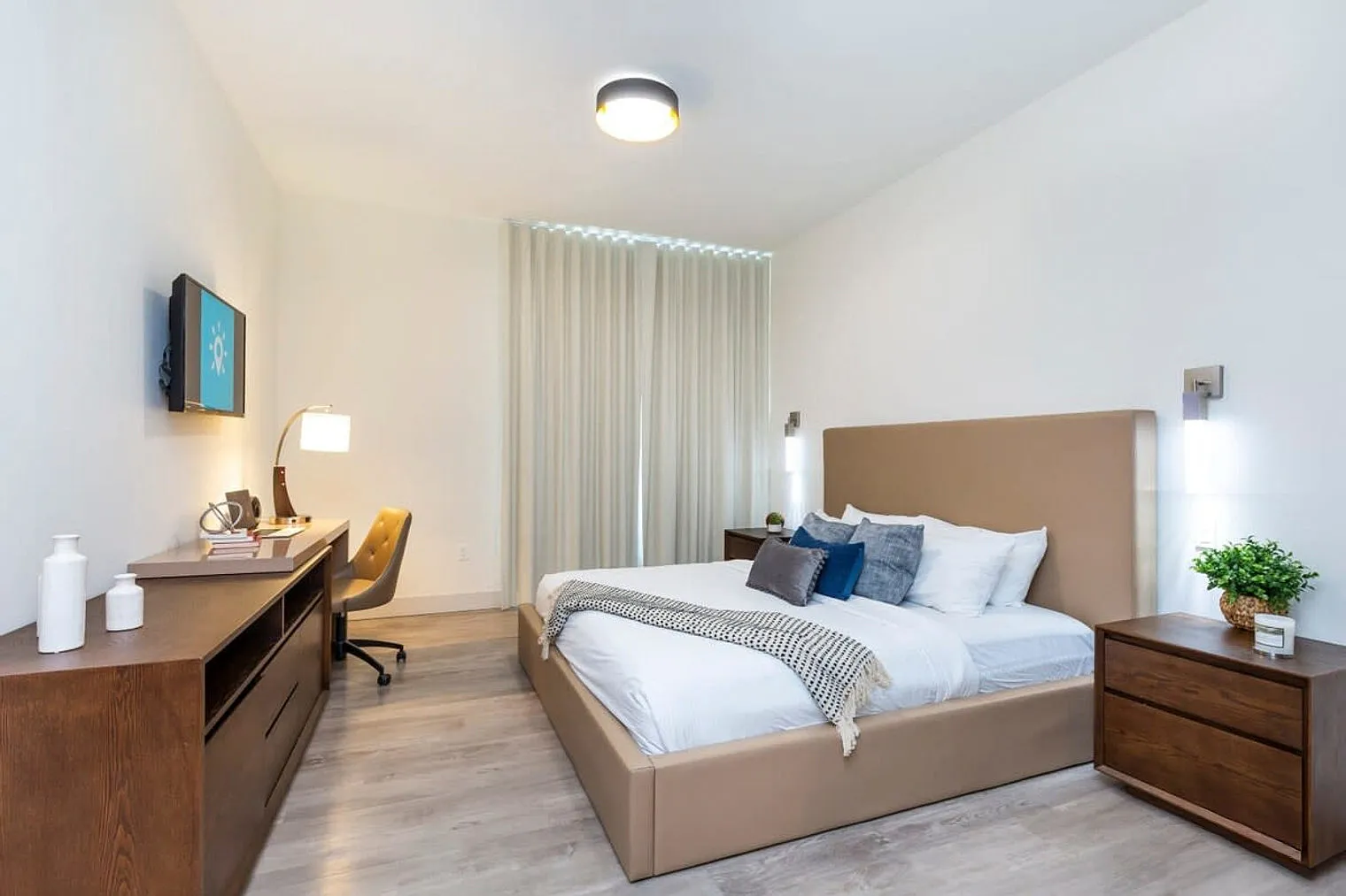 Studio, 1.0 bath, 398 sqft, $2,361 — Photo 1