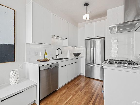 2nd image of 2415 Van Ness Ave APT 202