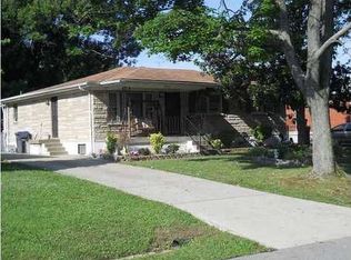 3512 Pineland Dr, Louisville, KY 40219