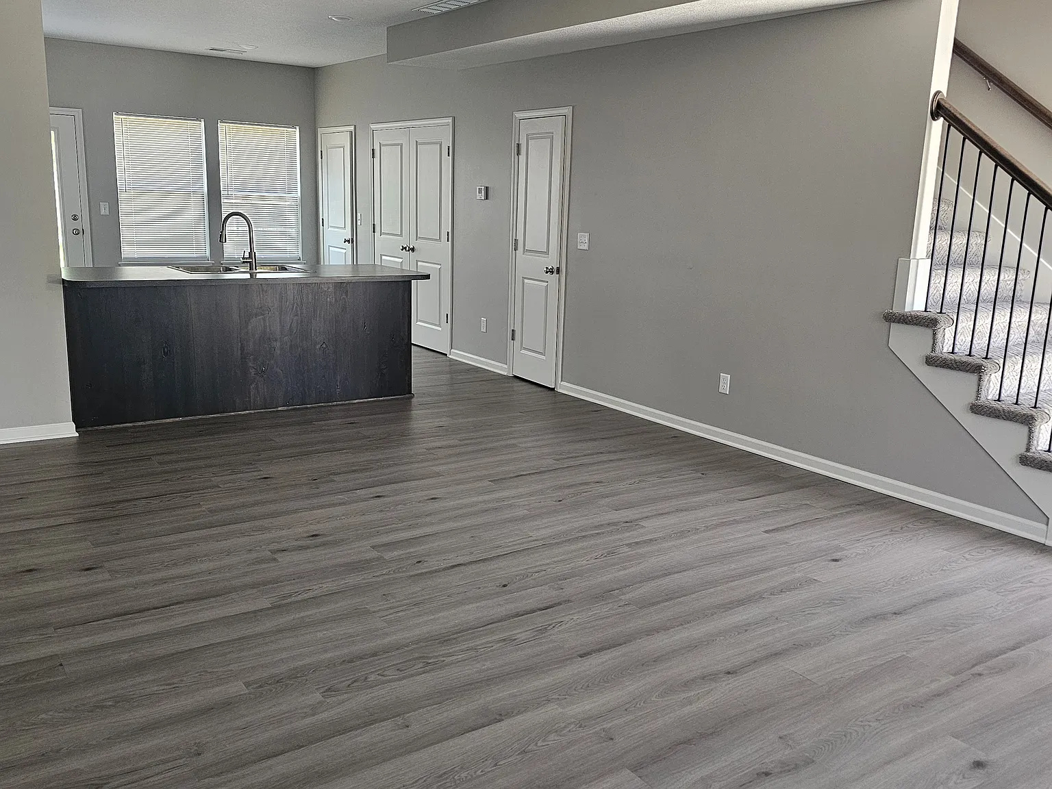 3 bed, 1.5 bath, 1450 sqft, $1,450 — Photo 1