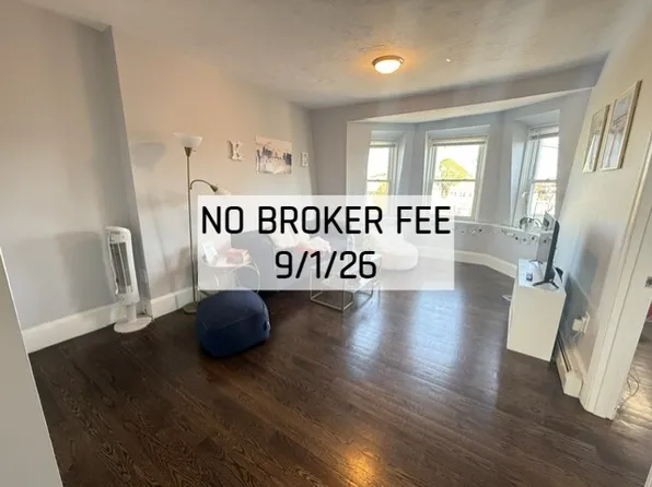 10 Cross St E, Somerville, MA