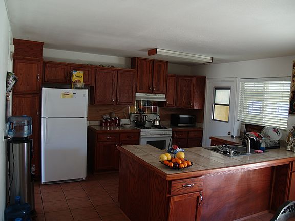 2nd image of 813 Salina St