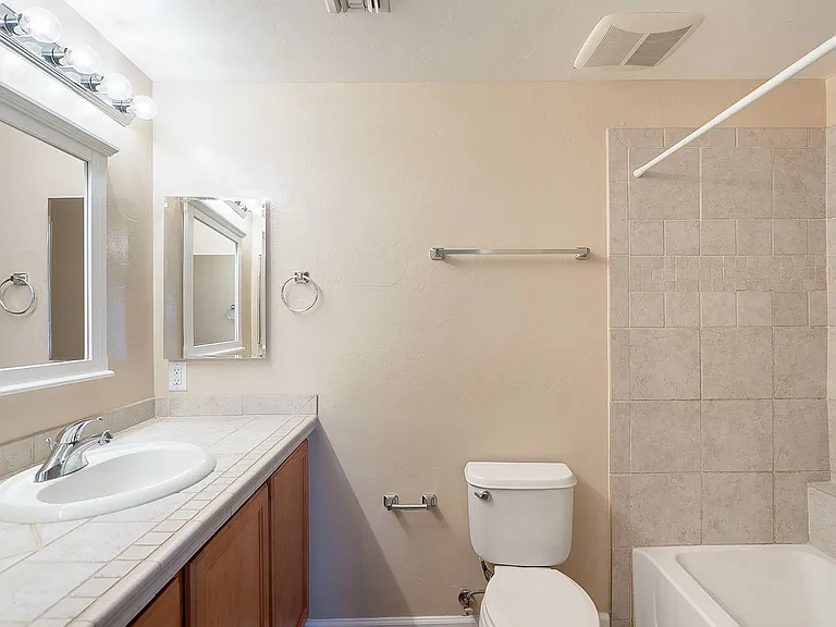 638-642 E. Lester St. ( 638, 640, 642 ) — Photo 19