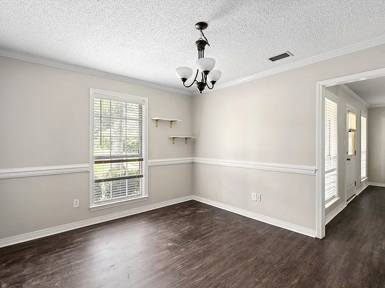 10020 Silverthorne Ct — Photo 13