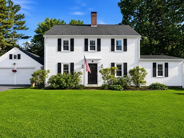 14 Puritan Rd, Hingham, MA 02043