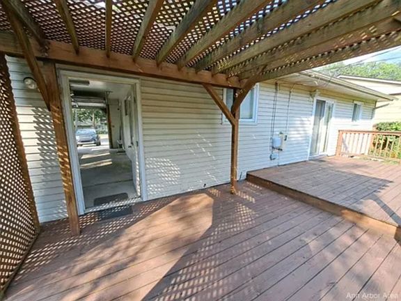 5th image of 2229 Miller Ave