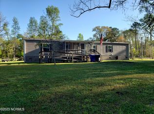 312 Fire Tower Rd, Lake Waccamaw, NC 28450