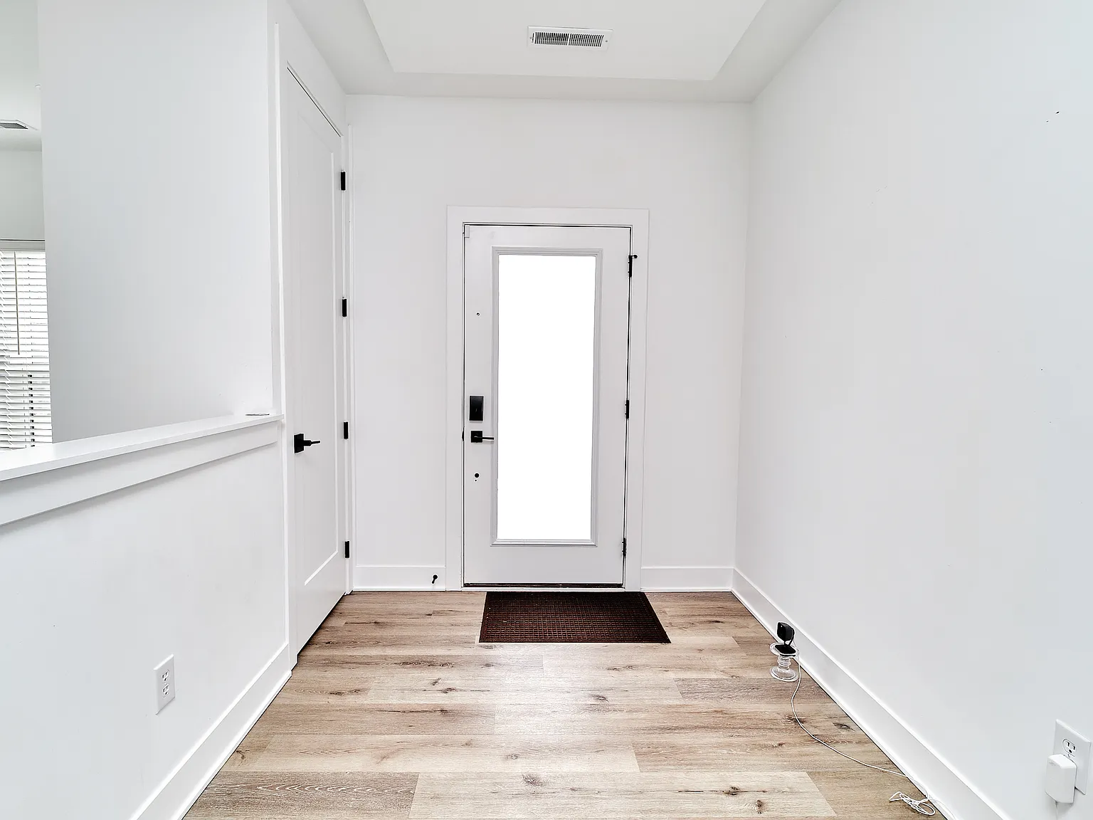 3 bed, 4.5 bath, 2734 sqft, $4,259 — Photo 4