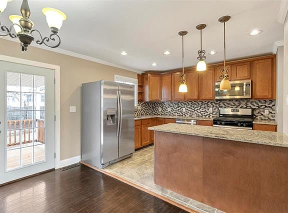 5th image of 2934 Sprucewood Dr