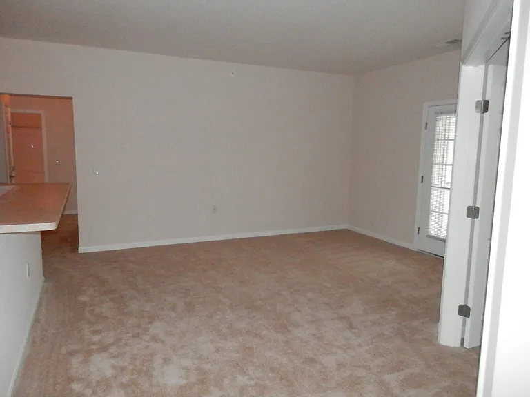 Aquamarine Apartments — Photo 83