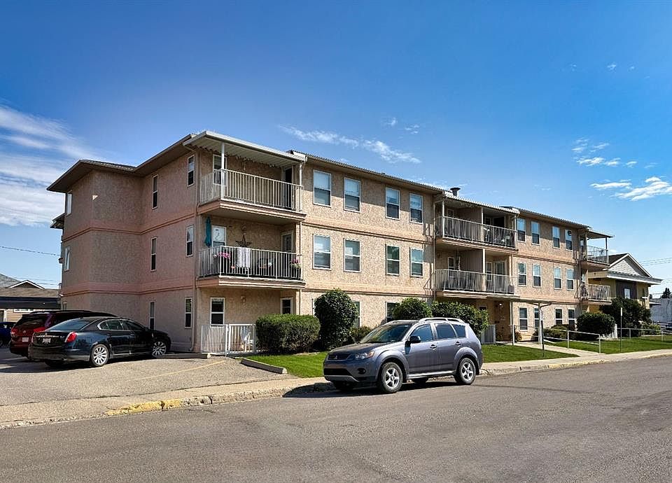 1st image of 5026 S 49th St #202