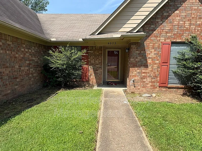 3 bed, 2.0 bath, 1557 sqft, $1,750 — Photo 4