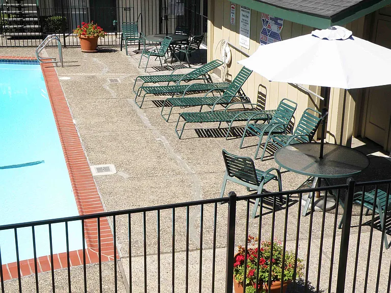 Fayette Townhouse Apartments — Photo 13