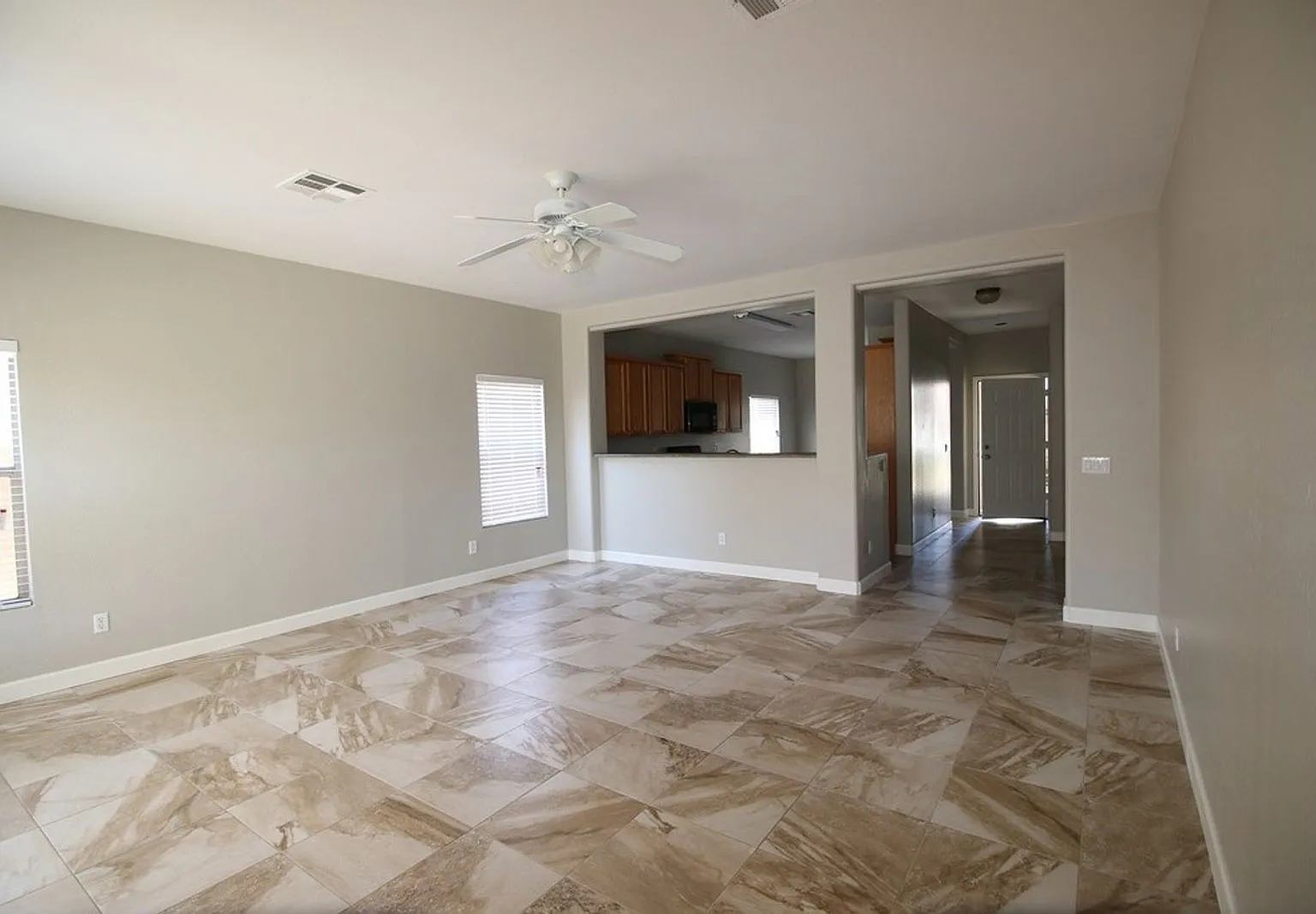 3 bed, 2.0 bath, 1506 sqft, $1,995 — Photo 2