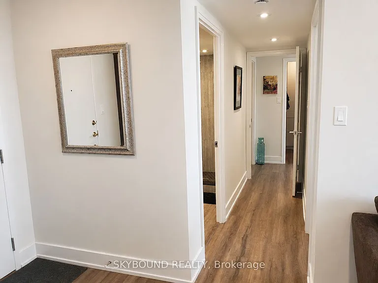 1360 Rathburn Rd E #1705 — Photo 17