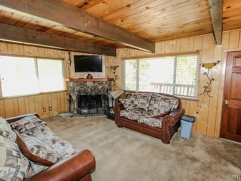 136 Mann Dr — Photo 9
