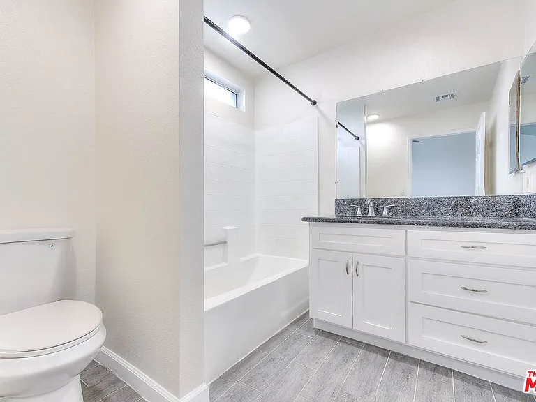 13810 Funston Ave — Photo 17