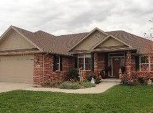 1995 Taller Rd, Morris, IL 60450