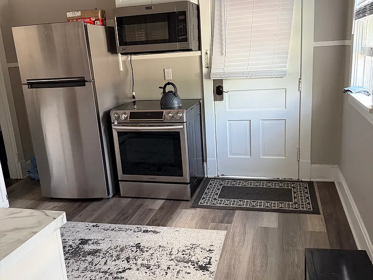 1410 B St #2 — Photo 10