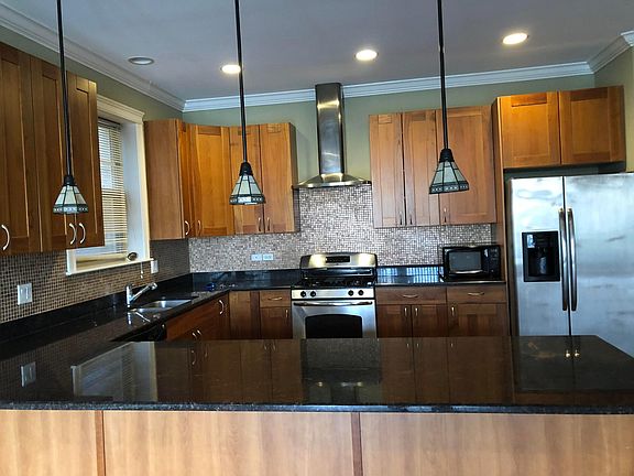 4th image of 3607 W Belmont Ave #1E