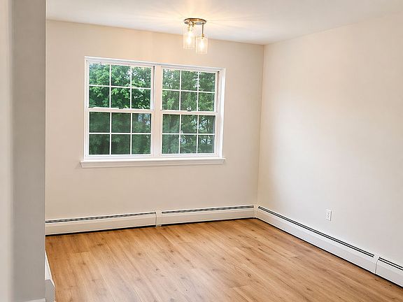 4th image of 260 Pittsfield Rd