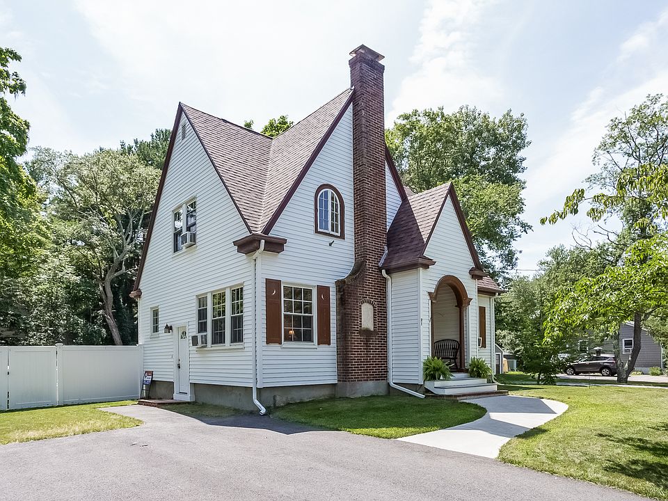 71 Dexter St, Attleboro, MA 02703 Zillow