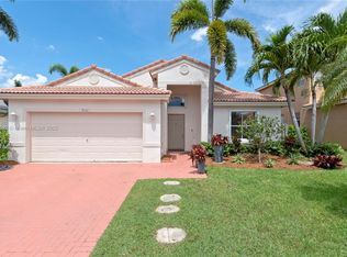 1530 SW 194th Ave, Pembroke Pines, FL 33029