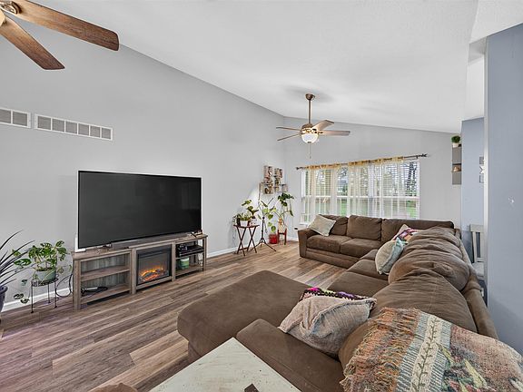 5th image of 29875 Tealwood Dr