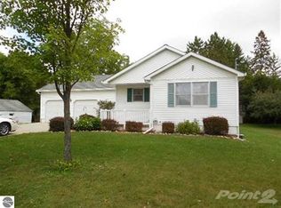 605 S Rainbow Dr, Clare, MI 48617