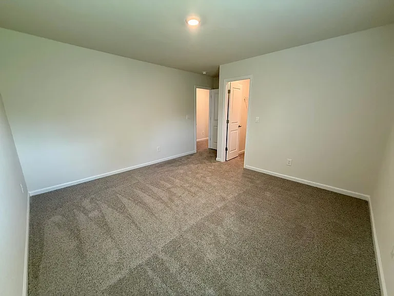 1608 Secrest Commons Dr — Photo 22