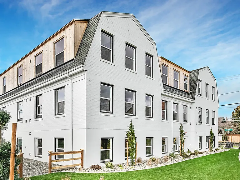 Maple Apartments — Photo 86