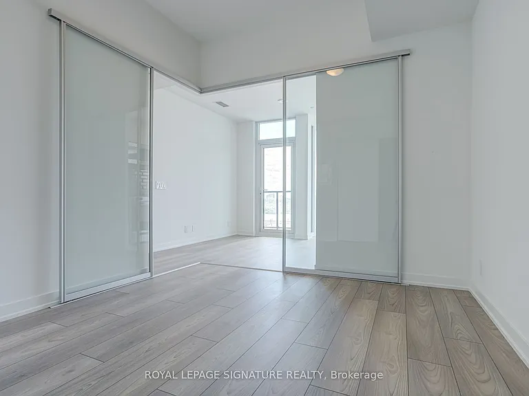285 Dufferin St W #728 — Photo 10