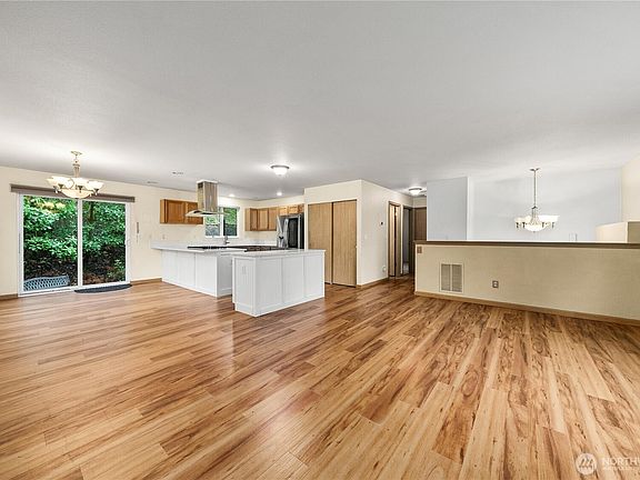 5th image of 7734 183rd Avenue E