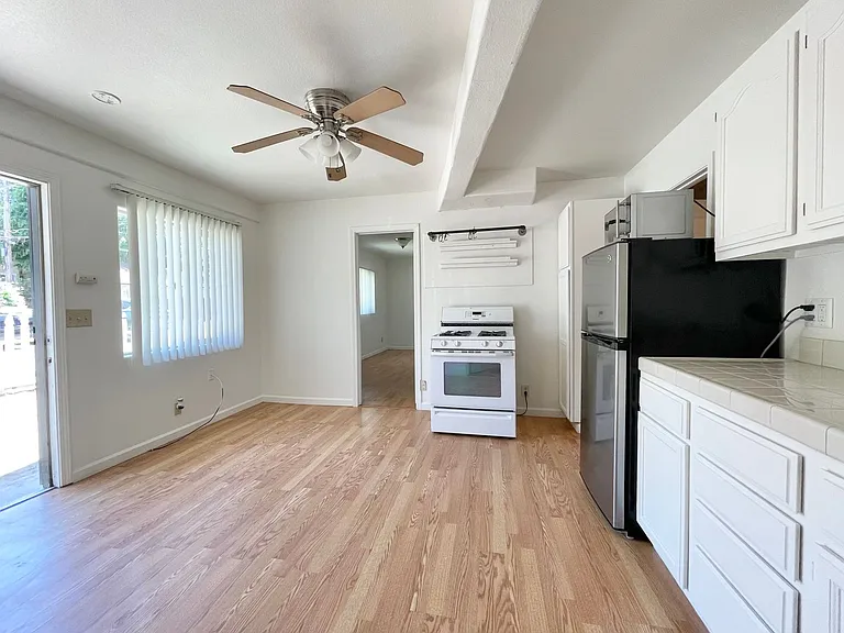 2714 F Street — Photo 2