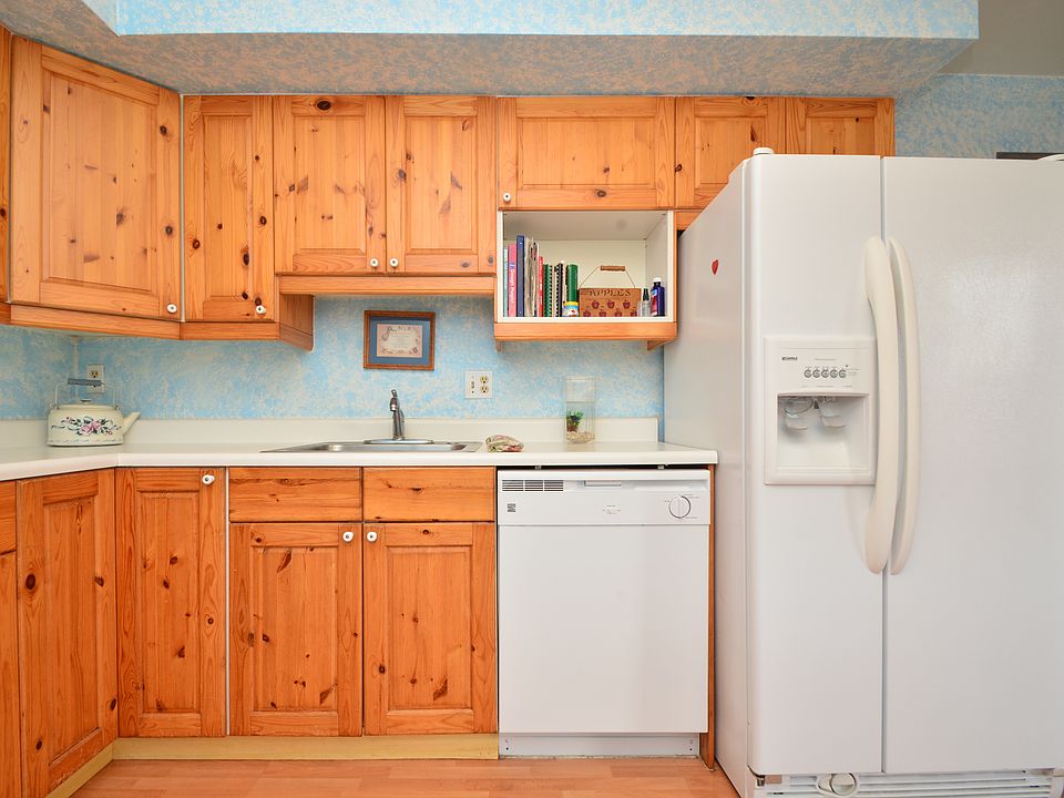 eat in kitchen