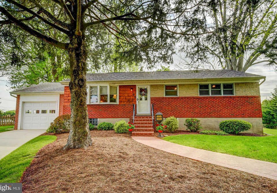 1st image of 102 Dublin Ct