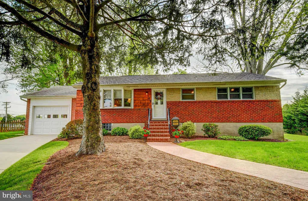 102 Dublin Ct photo 1