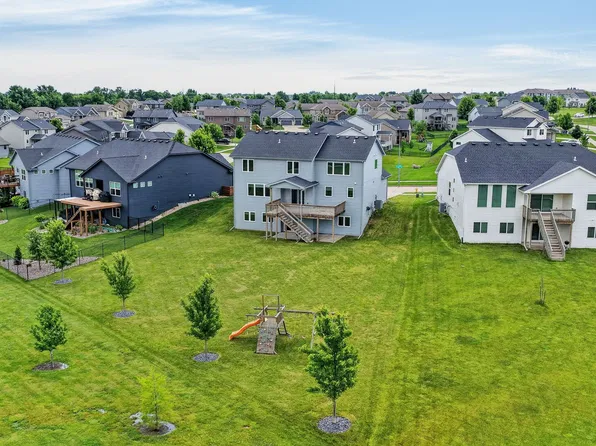 3667 NW 165th St, Clive, IA 50325