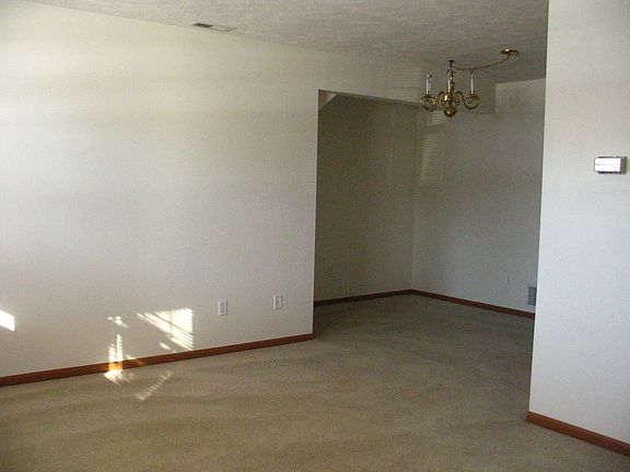 3rd image of 1144 Goodhue Blvd APT 04