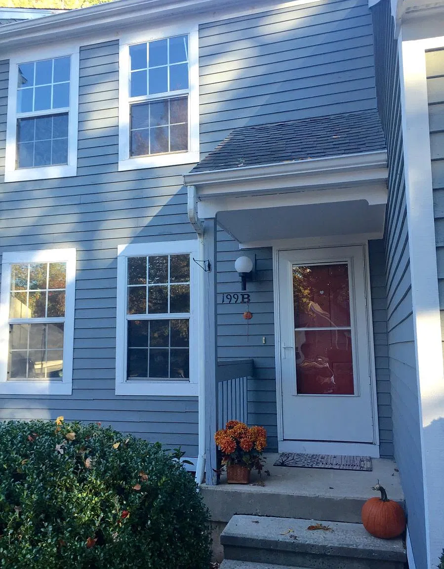 2 bed, 1.5 bath, 1250 sqft, $2,200 — Photo 1