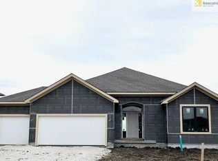 17200 W 197th Pl, Spring Hill, KS 66083