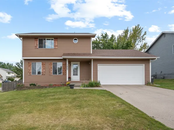 1807 E Lacona Ave, Des Moines, IA 50320
