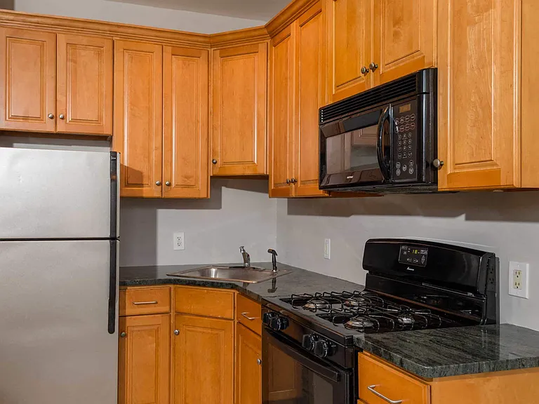 Garden Street Apartments — Photo 8