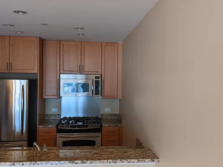 20 Livingston Ave #705 — Photo 8