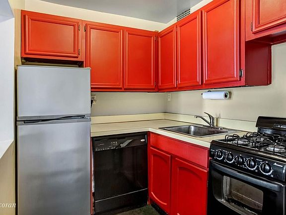 2nd image of 410 W 23rd St APT 6B