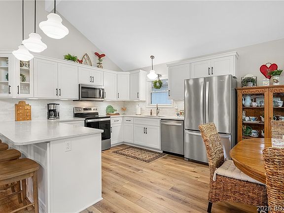 5th image of 24 Wye Ct