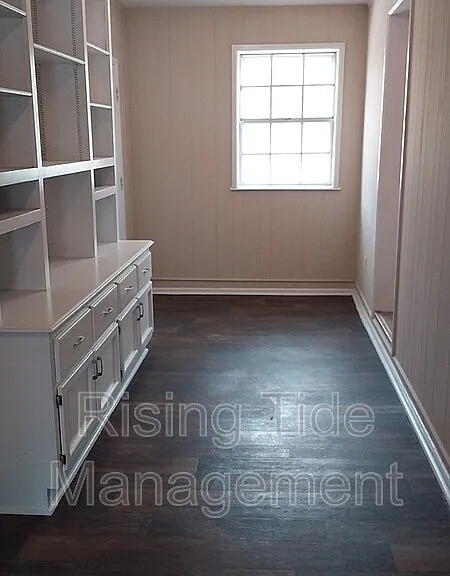 3295 Young Ave — Photo 8