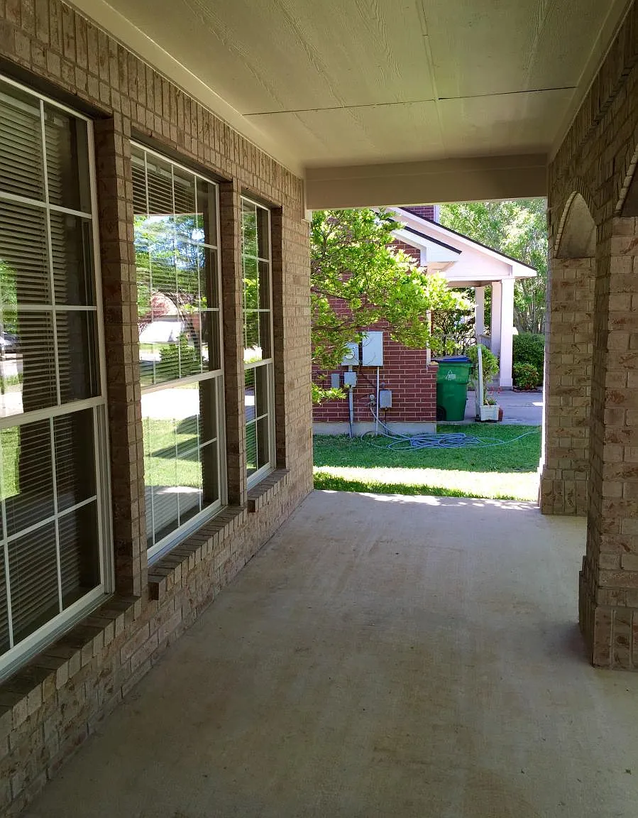 3 bed, 1700 sqft, $2,395 — Photo 4