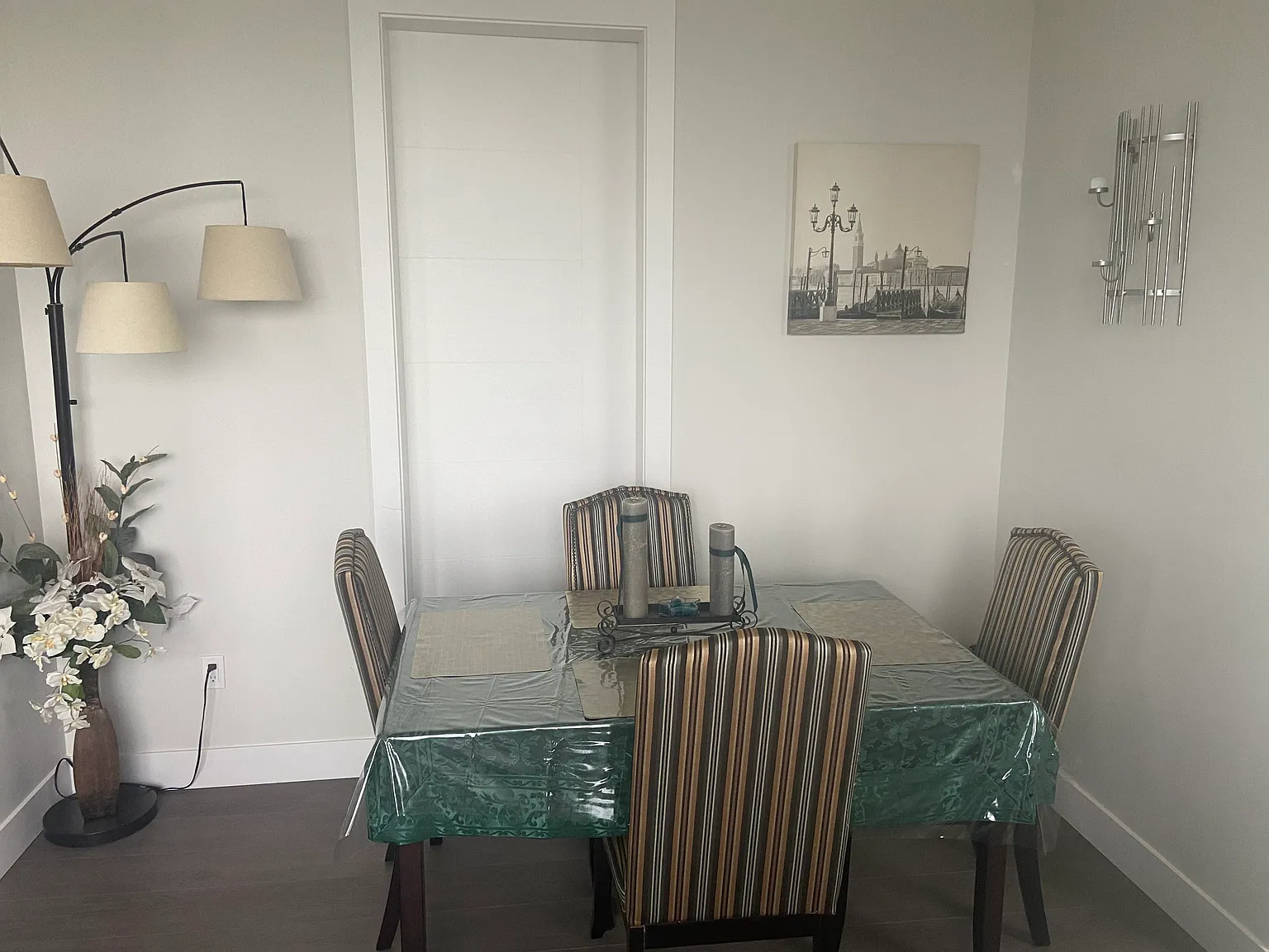 2 bed, 750 sqft, $1,950 — Photo 2