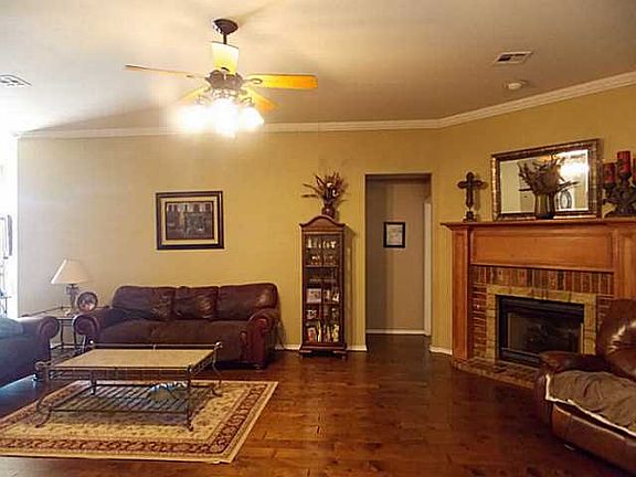 2nd image of 517 SW 158th Ter